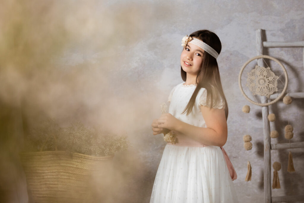 reportaje de comunión, niña en el estudio